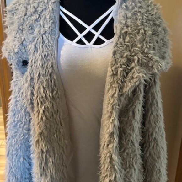 Grey Teddy Bear Faux Fur Jacket - Picture 3 of 11
